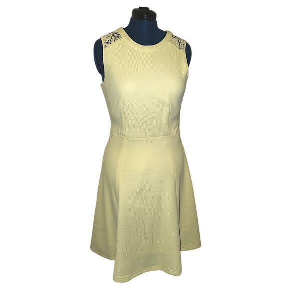 Sharagano Womens Size 10 NWT Yellow A-Line Dress Sleeveless Crochet Lace M - Picture 1 of 7